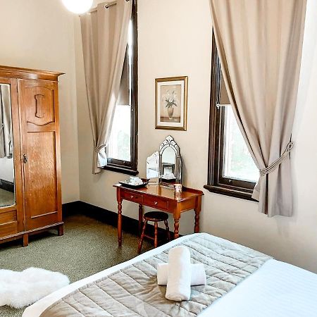 Neath Hotel Экстерьер фото