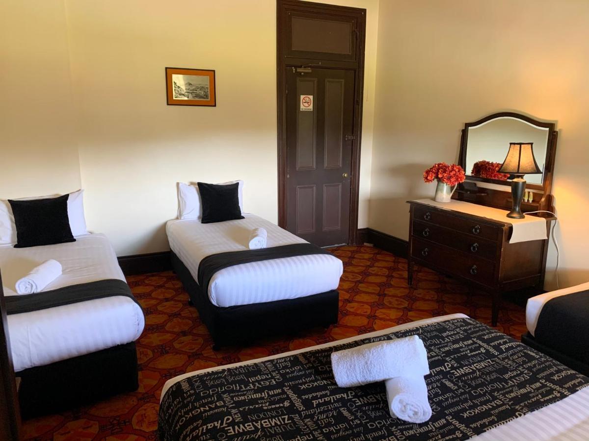 Neath Hotel Экстерьер фото