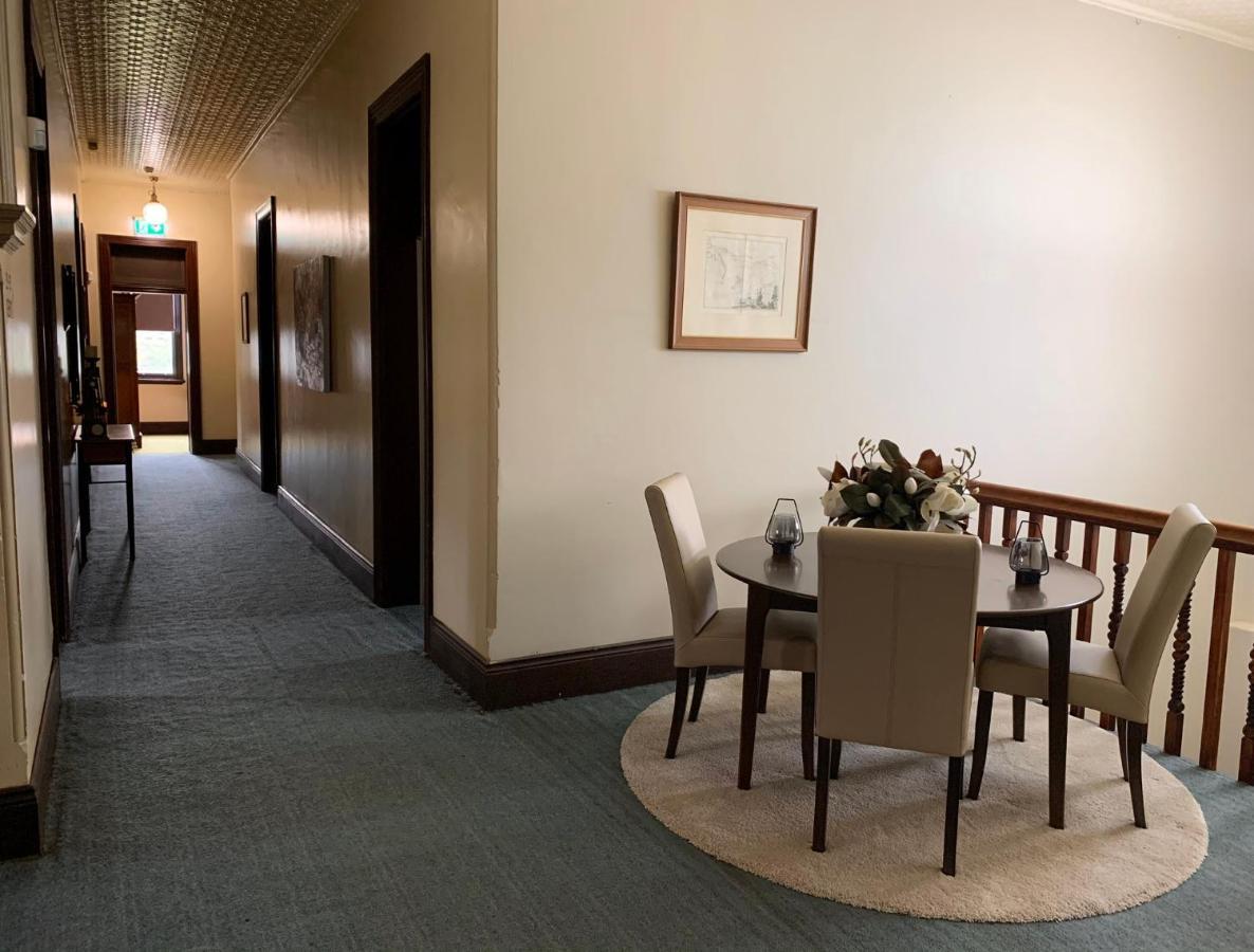 Neath Hotel Экстерьер фото