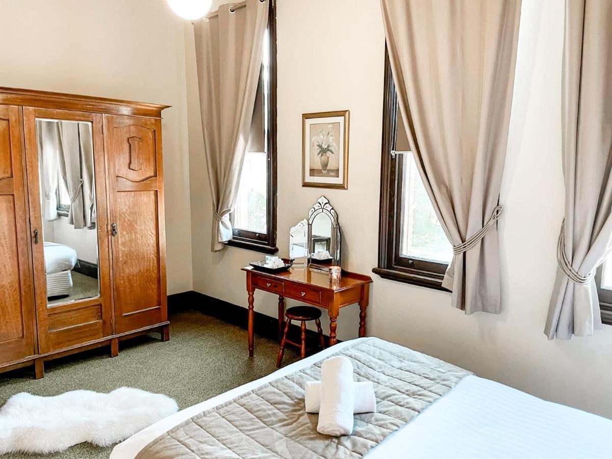 Neath Hotel Экстерьер фото
