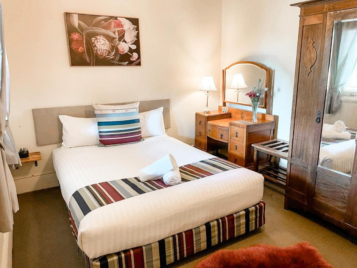 Neath Hotel Экстерьер фото