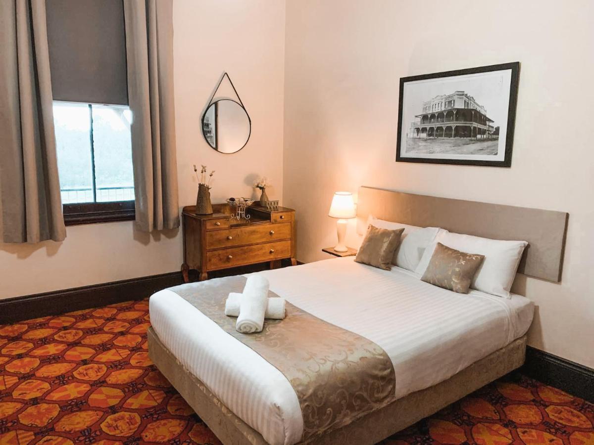 Neath Hotel Экстерьер фото