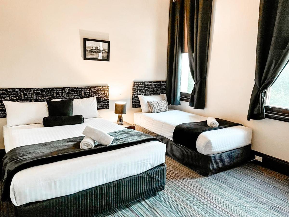Neath Hotel Экстерьер фото