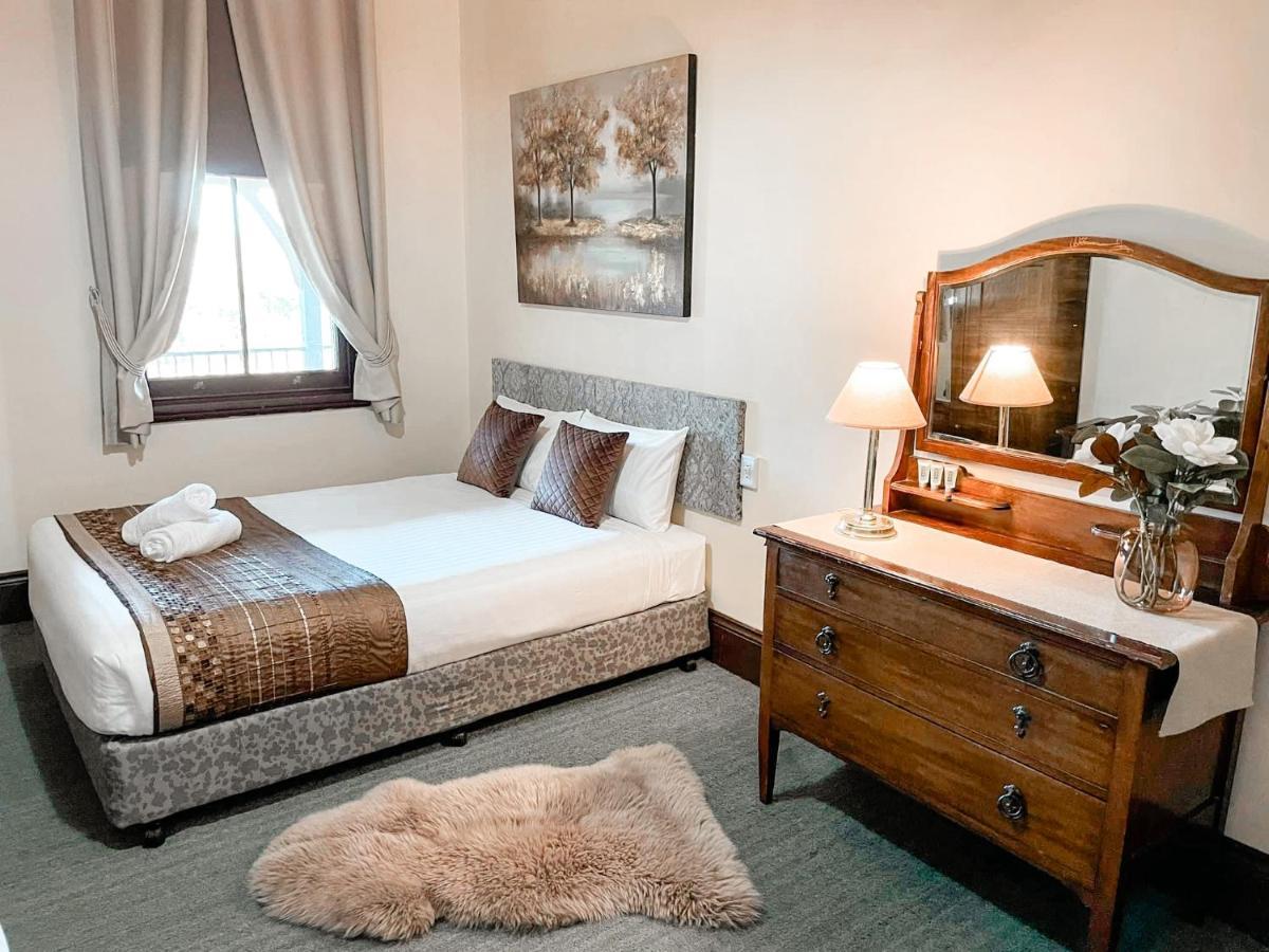 Neath Hotel Экстерьер фото