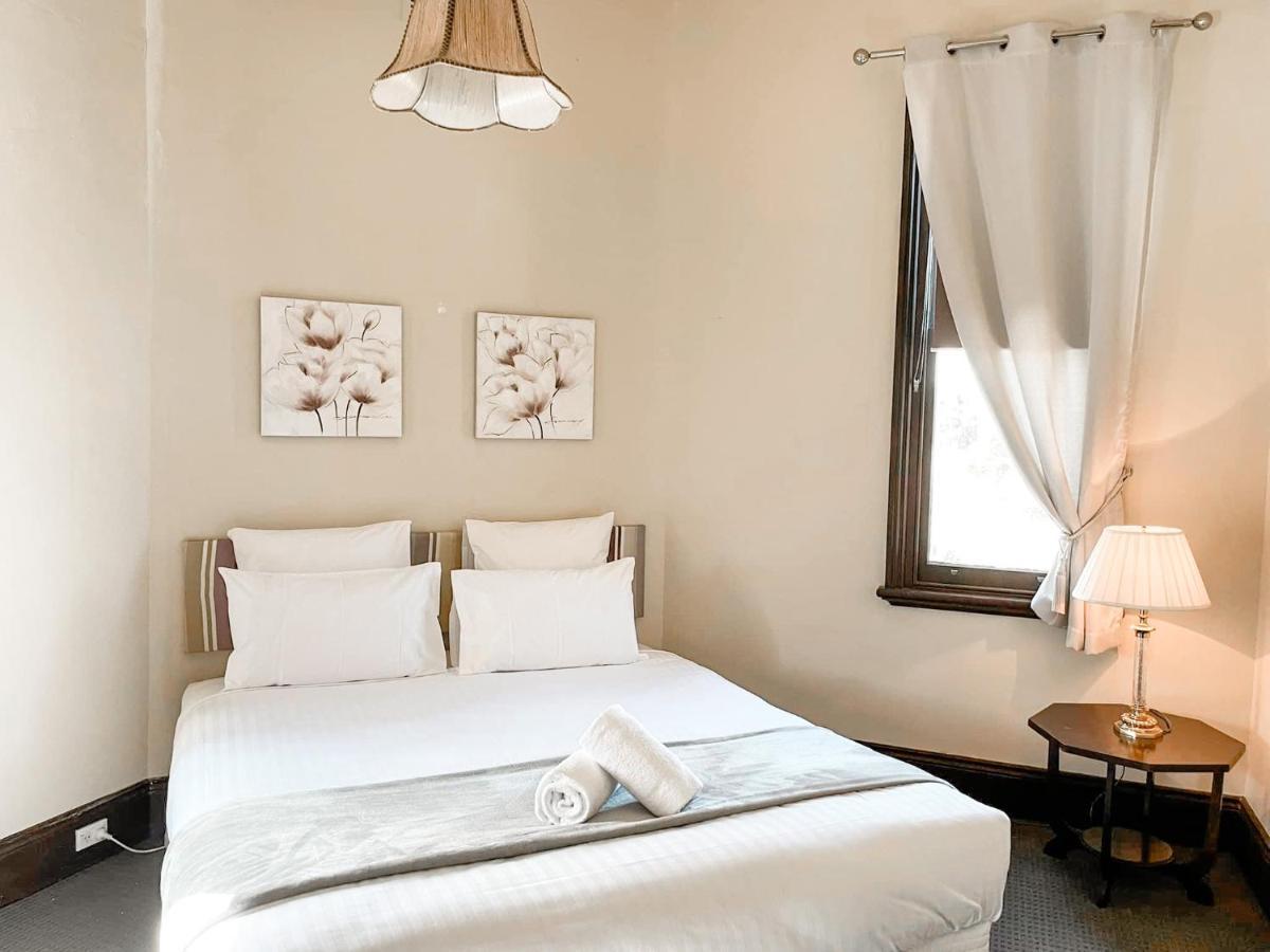 Neath Hotel Экстерьер фото