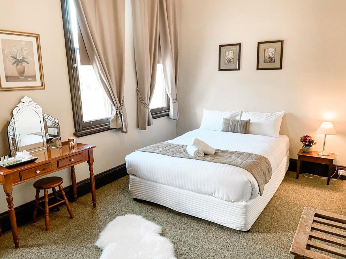 Neath Hotel Экстерьер фото