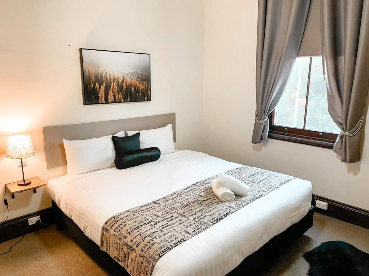 Neath Hotel Экстерьер фото