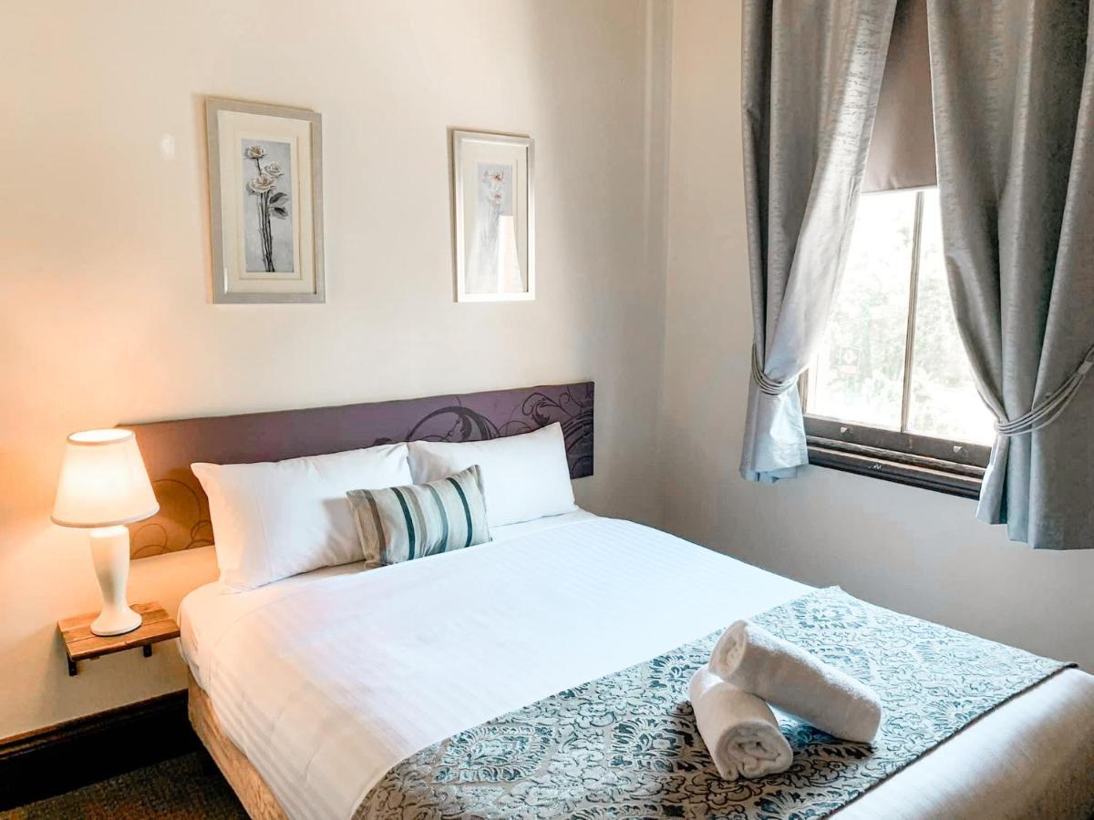 Neath Hotel Экстерьер фото
